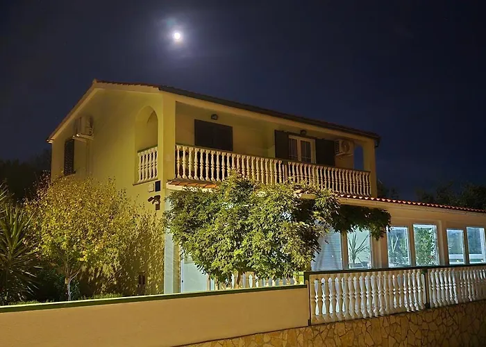 Apartment Pelicaric Sali Dugi Otok