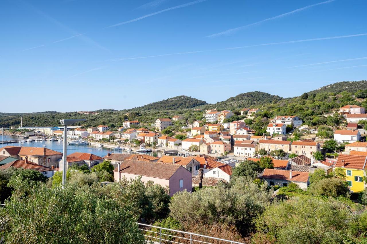 Pelicaric Dugi Otok * Sali